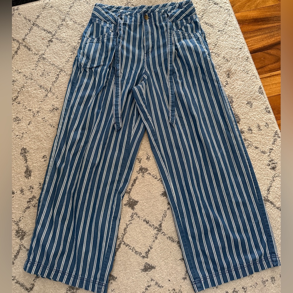 AEO Blue & White Striped Denim Wide Leg Jean Pants w/Tie Waist Belt
